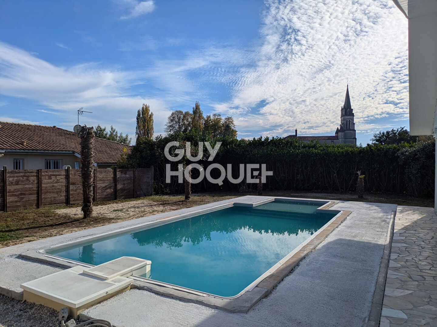 Maison familiale lumineuse avec jardin et piscine ? Environnement calme