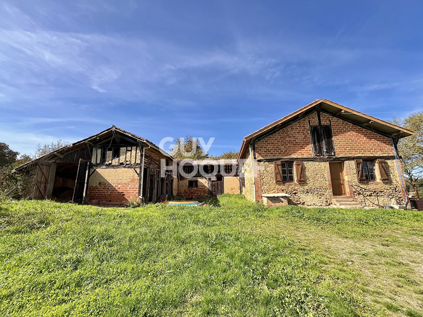 Ferme et dépendances à rénover