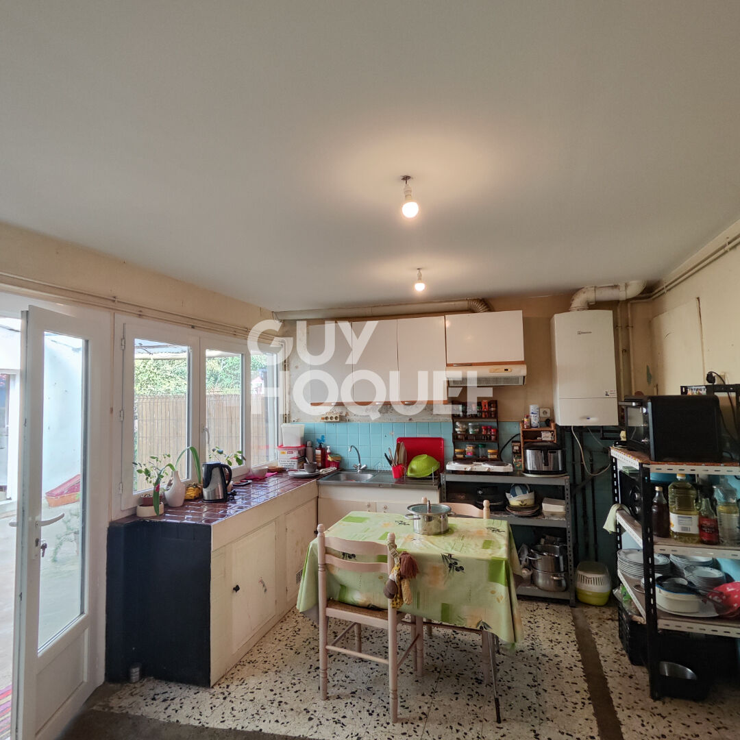 Maison de ville de 140 m2, 3 chambres et dependance 100m²