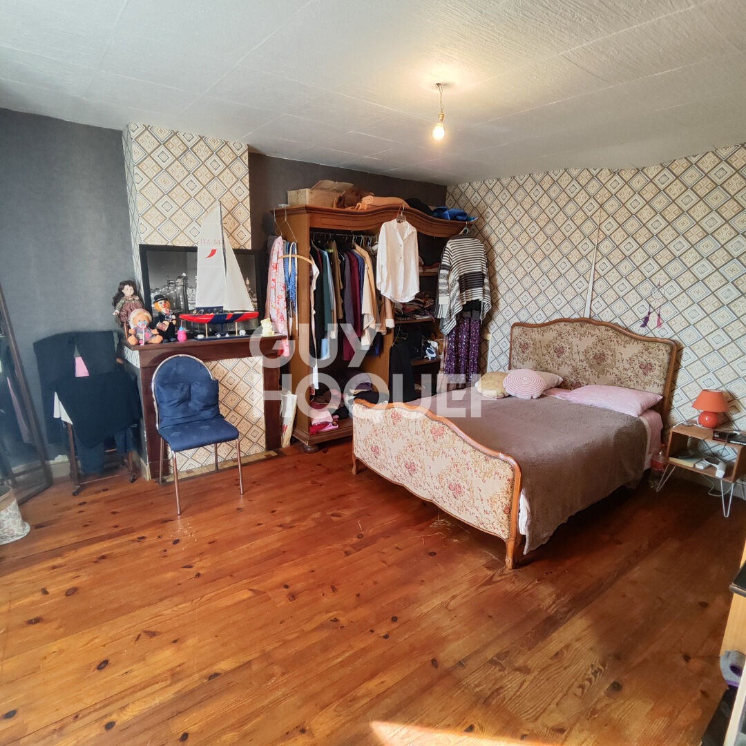 Maison de ville de 140 m2, 3 chambres et dependance 100m²