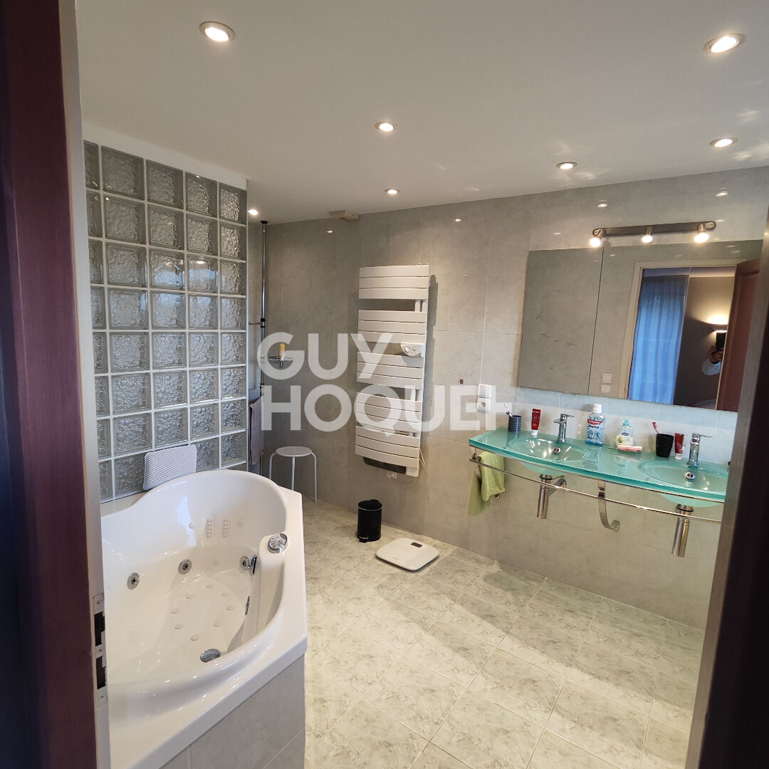 Maison de maître de 232 m2, 5chambres sur 2 hectares