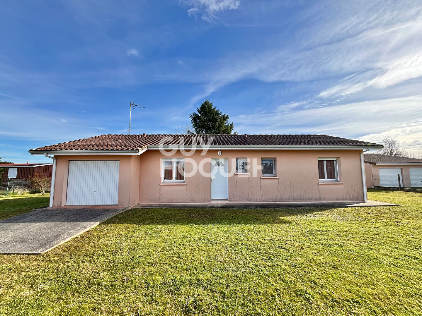Charmante maison de plain-pied, 2 chambres, un garage