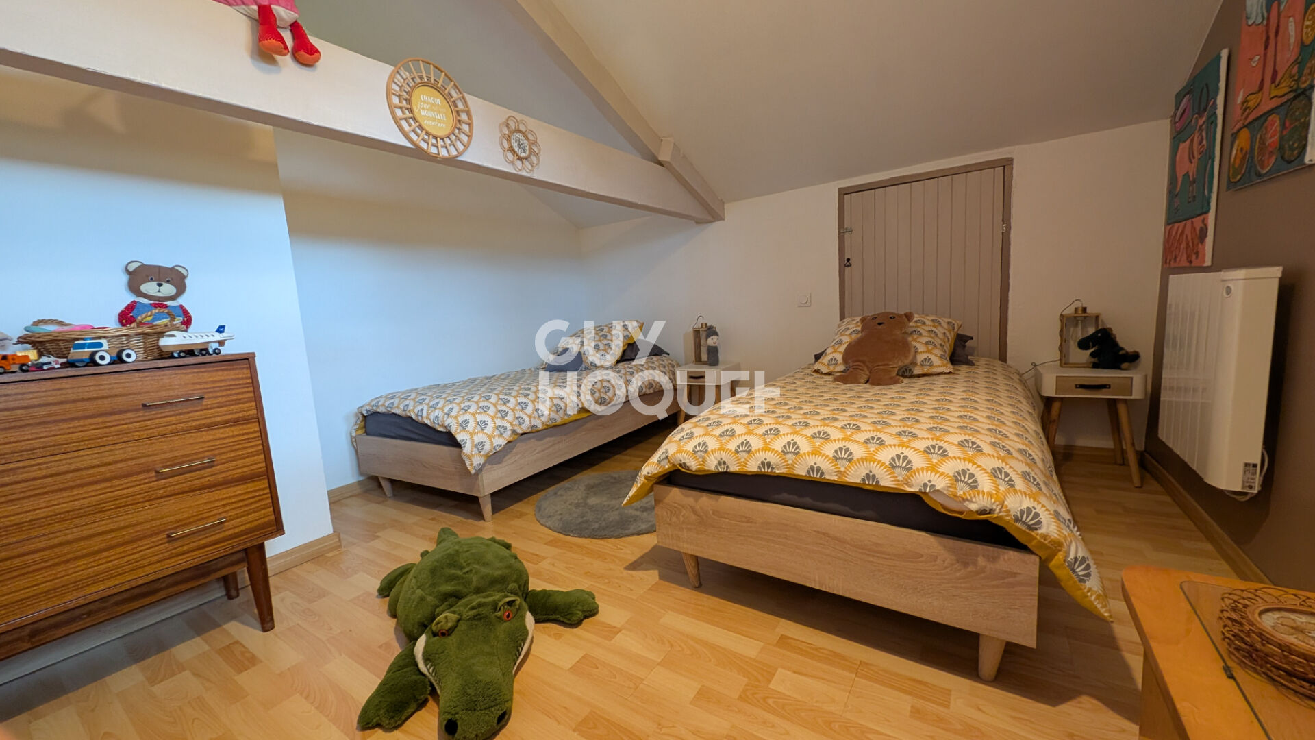 Propriété rénovée avec grand terrain, dépendances Cadre Privilégié