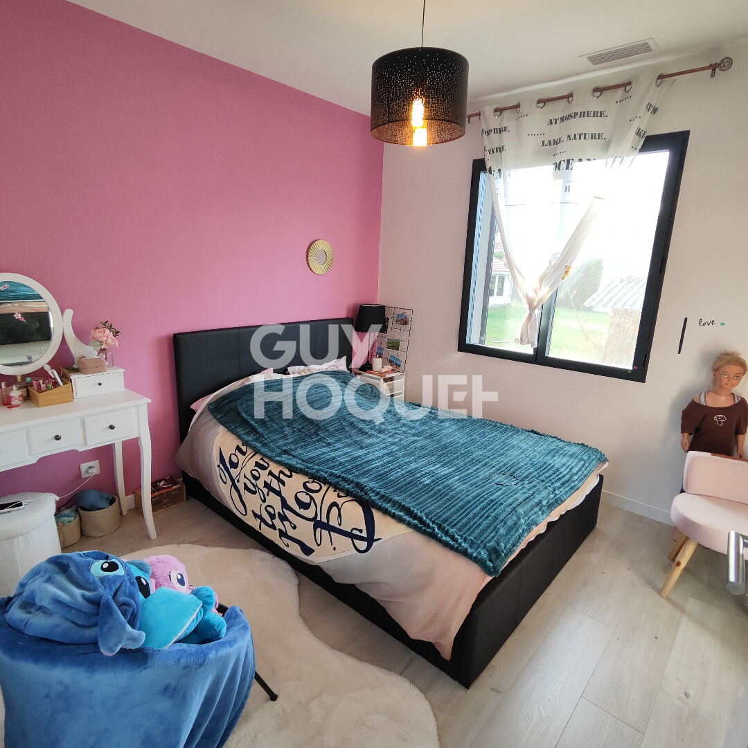 Contemporaine de 116m2, 3 chambres, piscine et garage