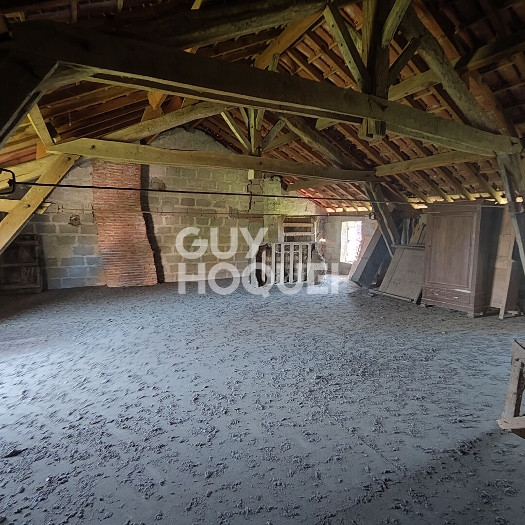 Corps de ferme à renover avec étables 