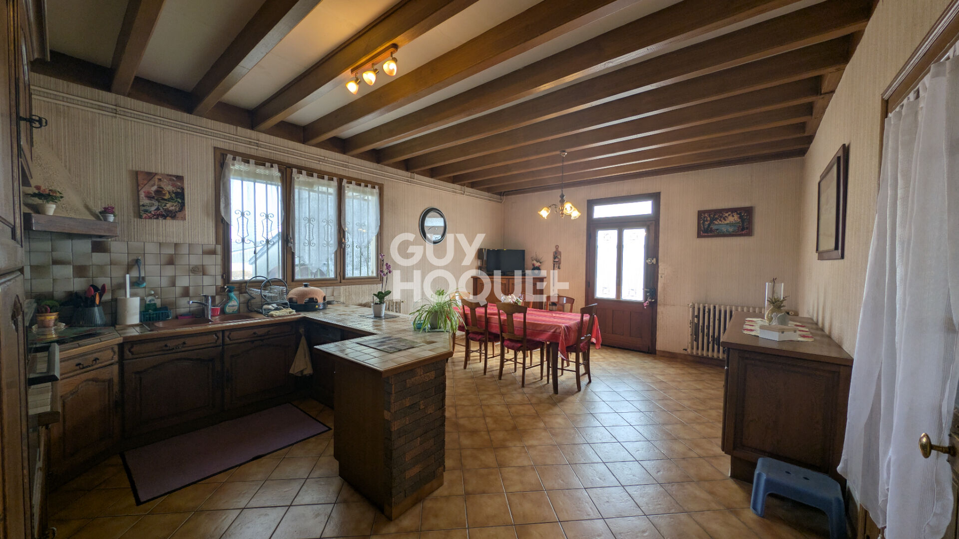 Idéal projet gîtes ou activité : ferme avec dépendances et 6 chambres