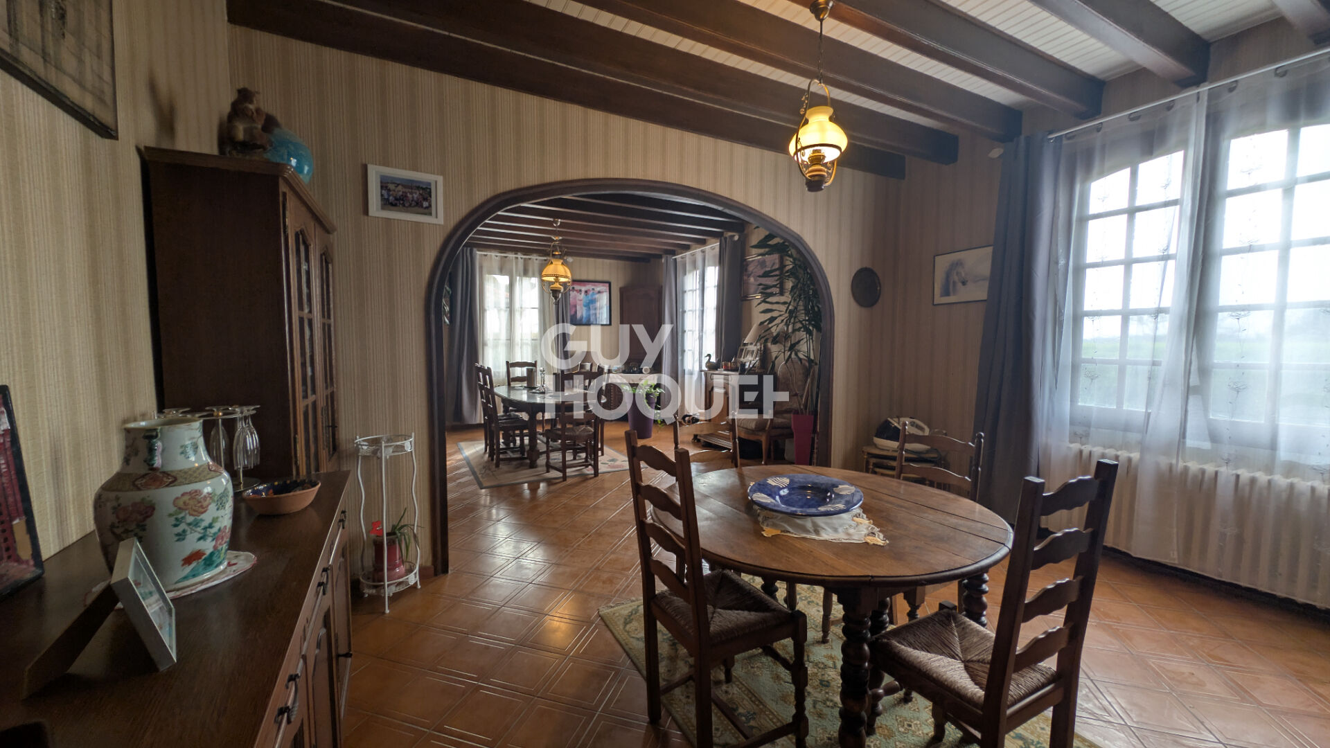 Idéal projet gîtes ou activité : ferme avec dépendances et 6 chambres