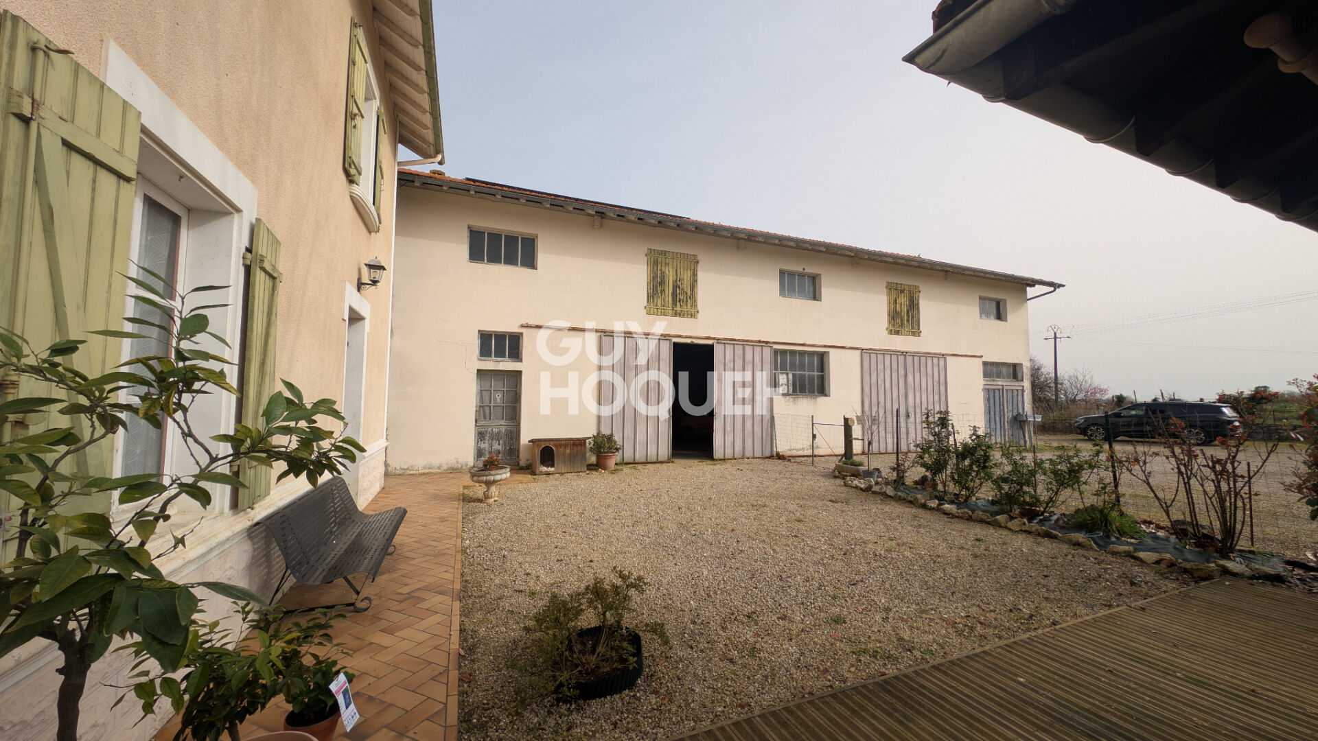 Idéal projet gîtes ou activité : ferme avec dépendances et 6 chambres