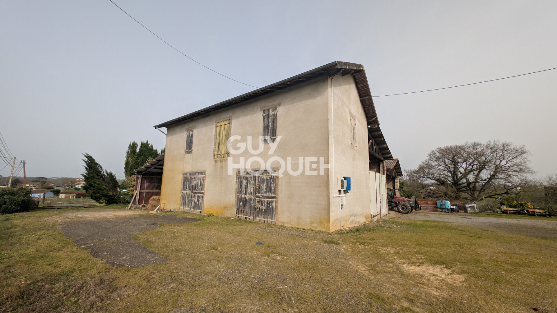 Idéal projet gîtes ou activité : ferme avec dépendances et 6 chambres