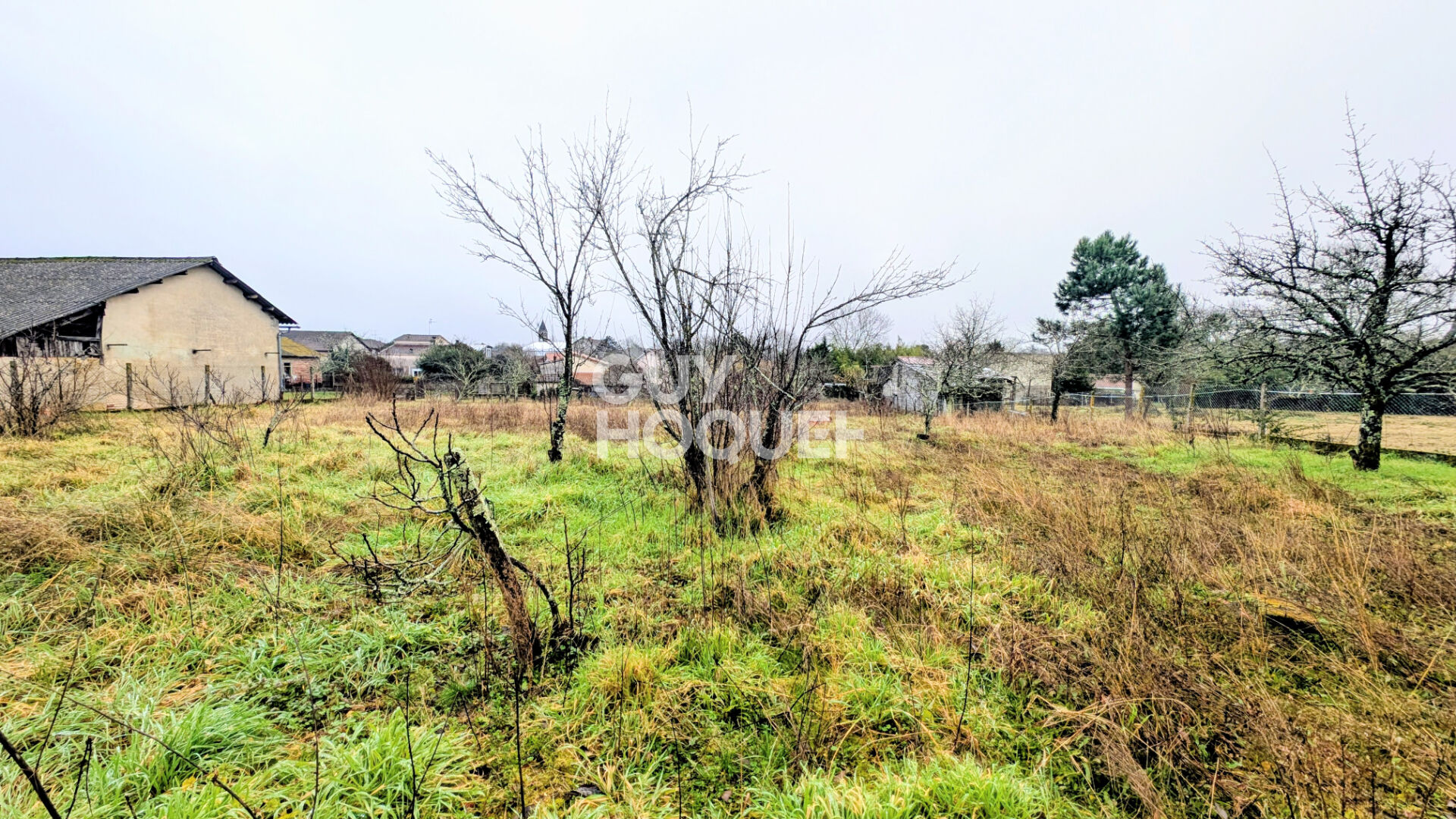 Terrain constructible à vendre - 2070M²