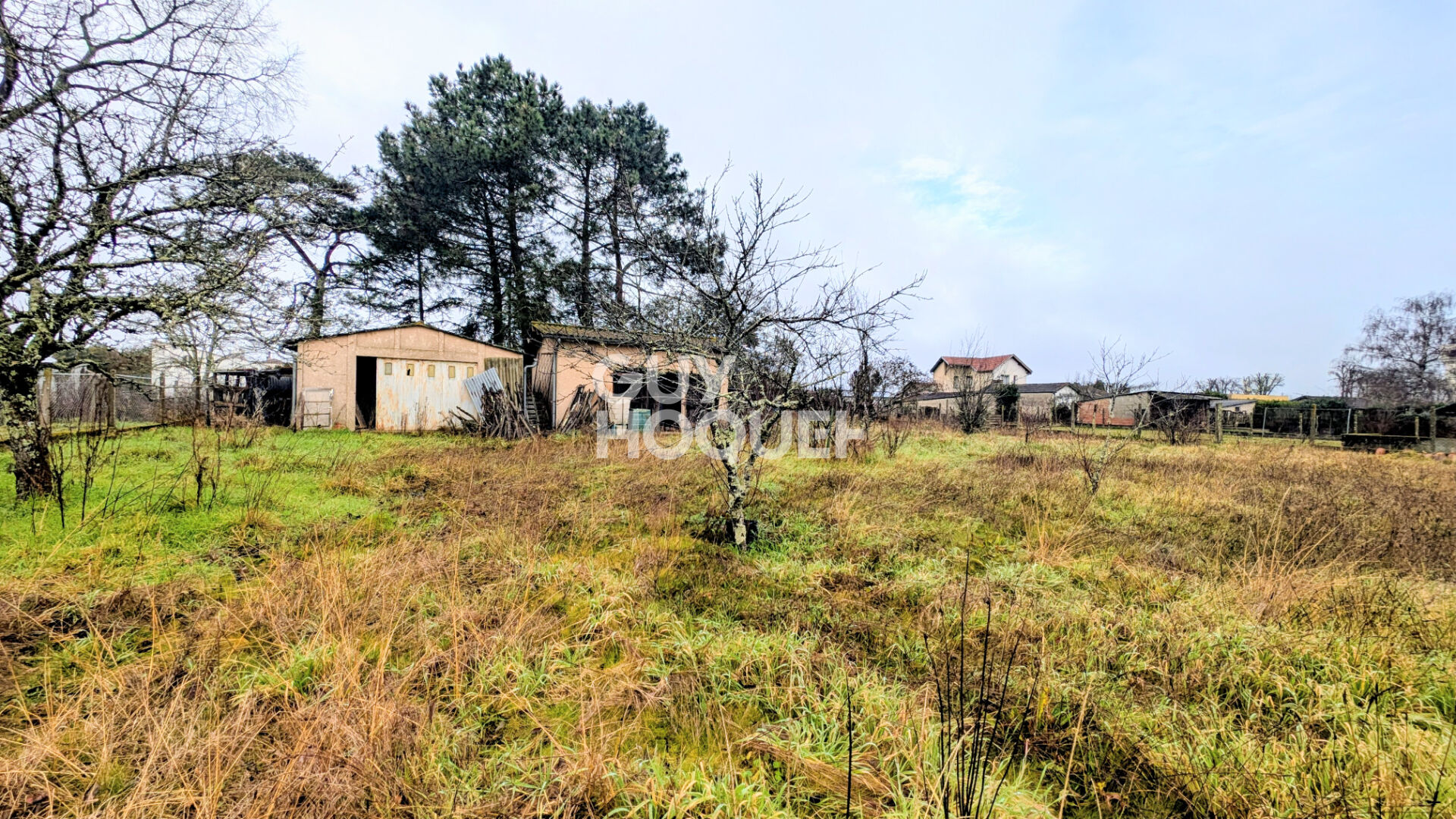 Terrain constructible à vendre - 2070M²