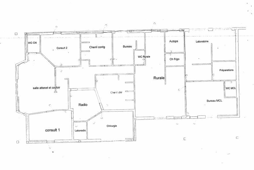Local commercial de 288 m², hangar et parking