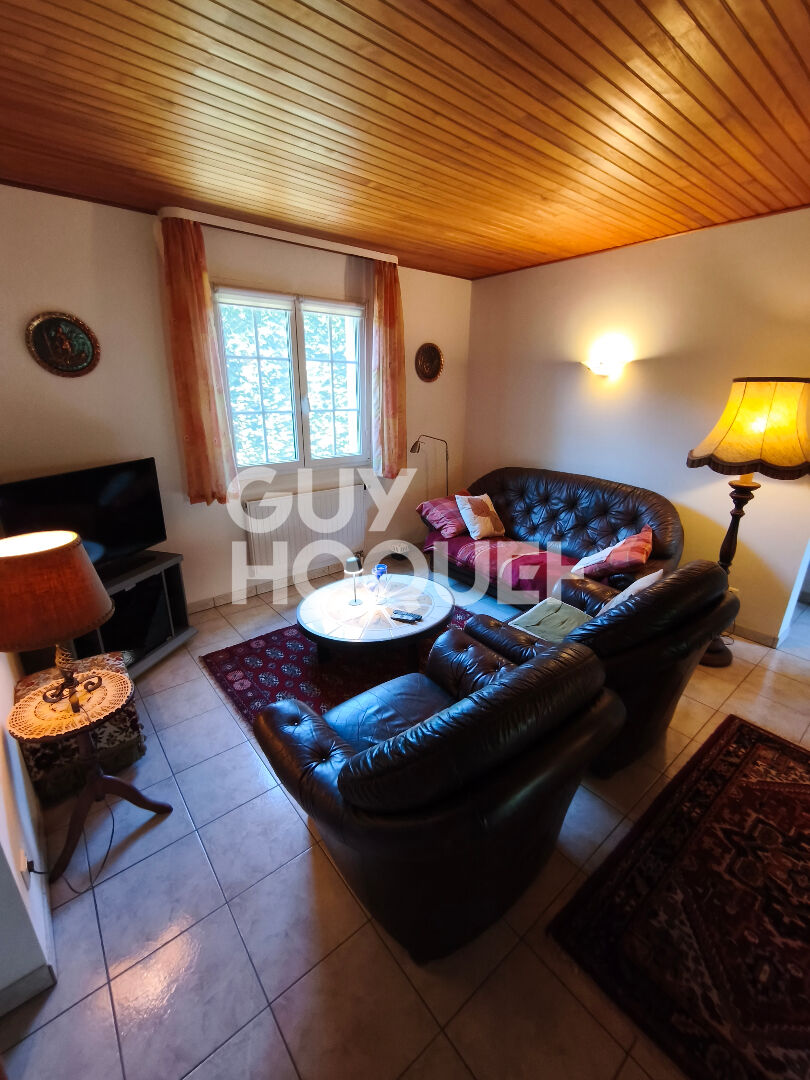 Coquuette maison de 82 m2, 2 chambres ,veranda et garage