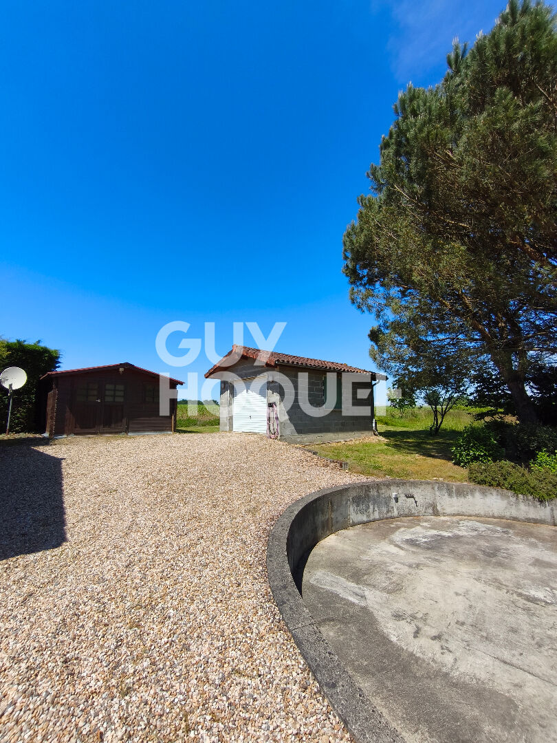Coquuette maison de 82 m2, 2 chambres ,veranda et garage