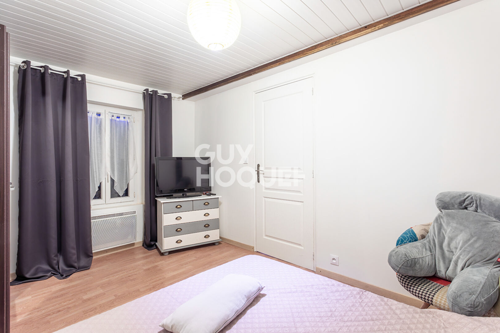 Authenticité et beaux volumes : 150 m² de charme et fort potentiel