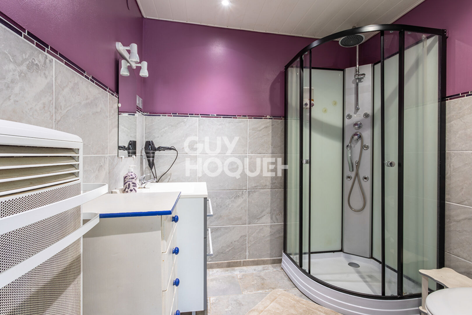 Authenticité et beaux volumes : 150 m² de charme et fort potentiel