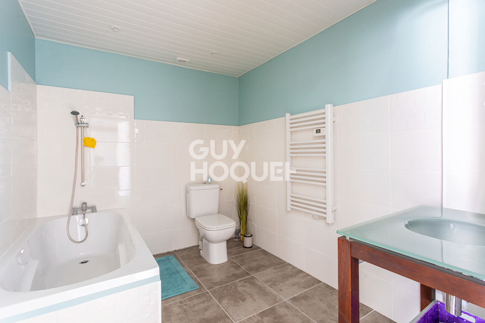 Authenticité et beaux volumes : 150 m² de charme et fort potentiel