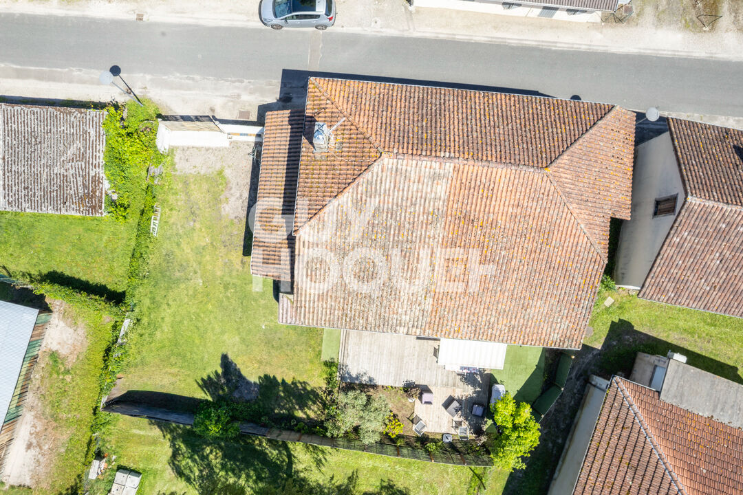 Authenticité et beaux volumes : 150 m² de charme et fort potentiel