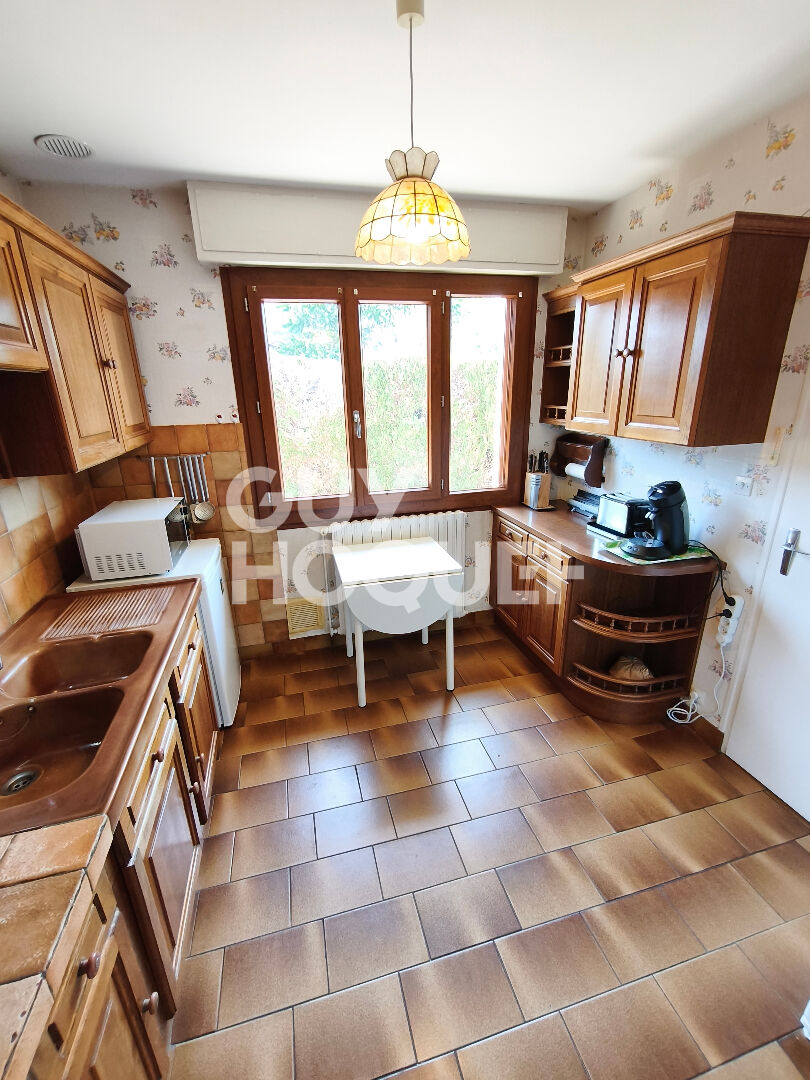Charmante maison de 82m², 3 chambres et un garage.