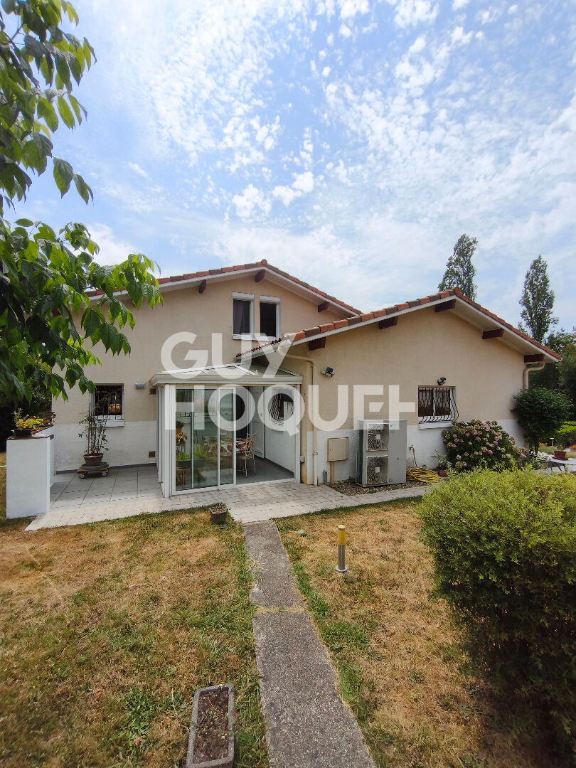 Maison 145 m2, 3 chambres, garage et piscine