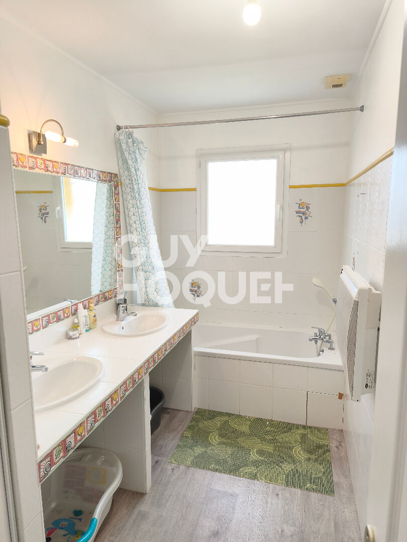 Maison de 115 m2, 4 chambres, piscine