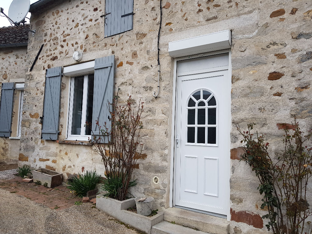 Maison 3 pièces d'une surface habitable de 81,15 m² à louer à VOULX (77940).