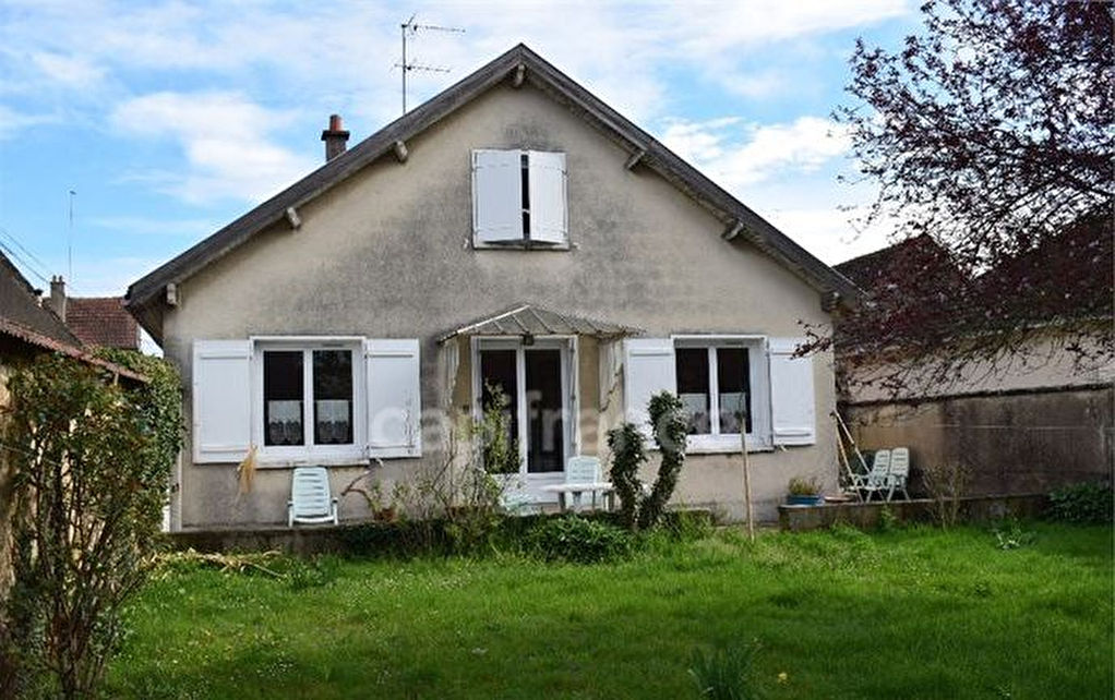 À vendre, maison de 100 m² à VILLENEUVE LA GUYARD (89340).