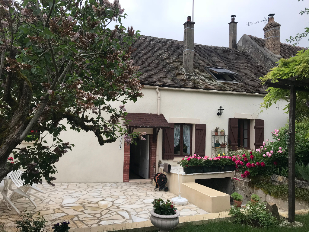 Maison d'une surface habitable de 90,41 m² à vendre à SAINT AGNAN (89340).