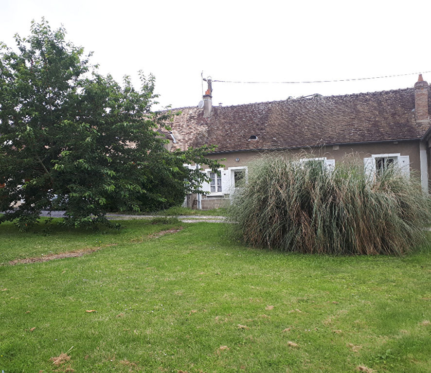 À vendre à VILLENEUVE LA GUYARD (89340), maison de 61 m².