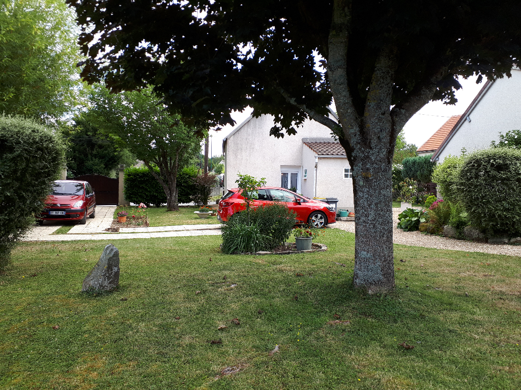 À vendre à VILLEBLEVIN (89340), maison d'une surface habitable de 73 m².