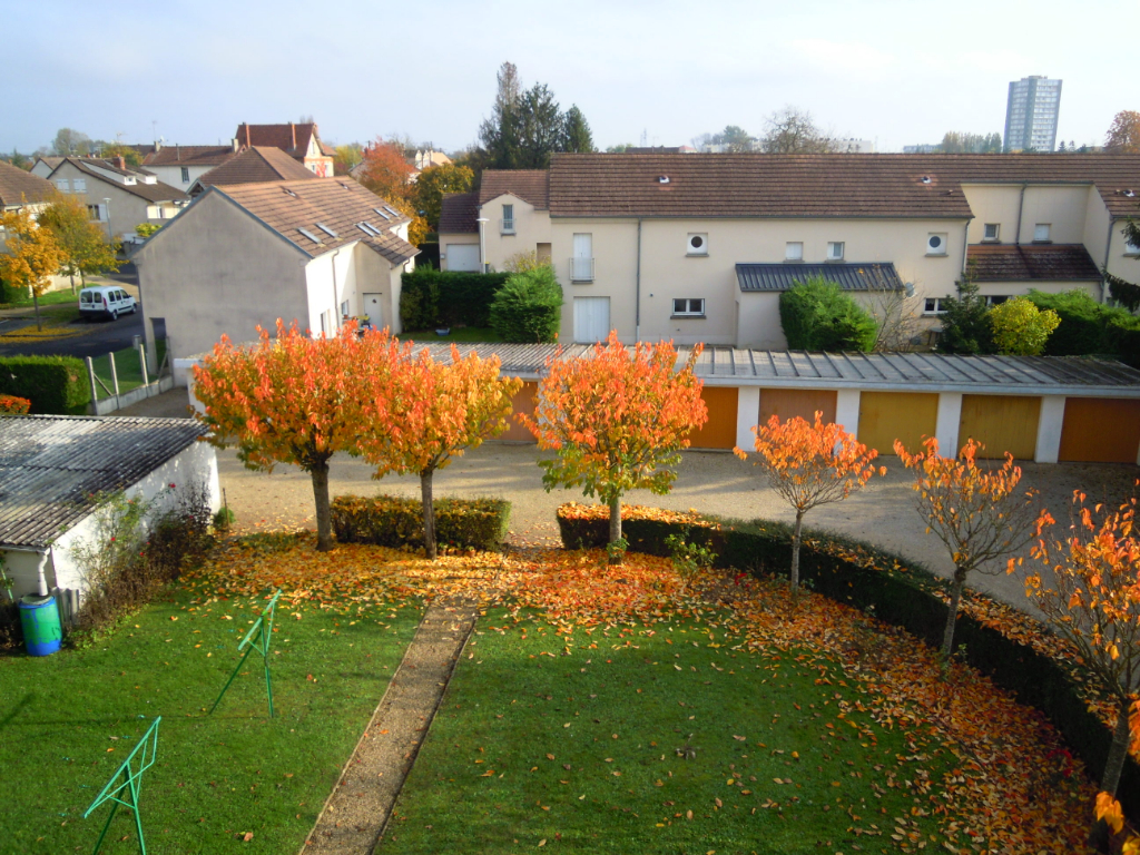 À vendre, appartement  f 3 à VARENNES SUR SEINE (77130).