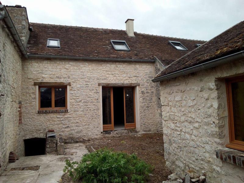 À vendre, maison 2 pièces d'environ 69,9 m² à Chateau Landon (77570).