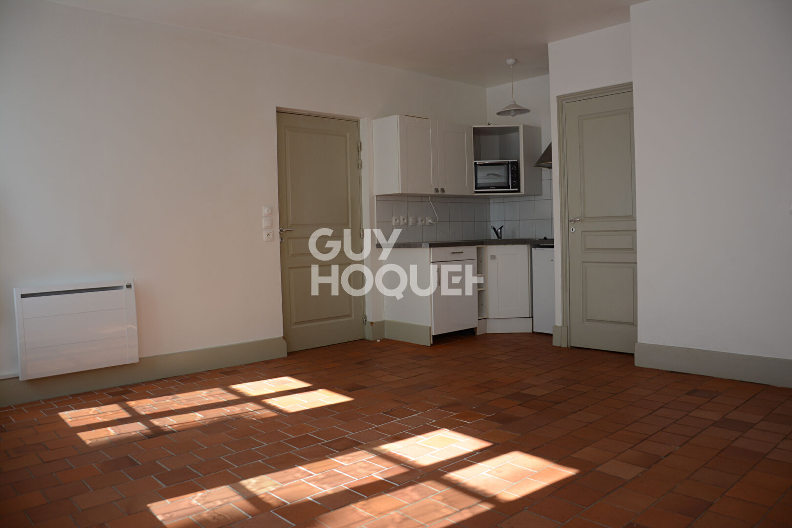 Studio centre ville de Morêt