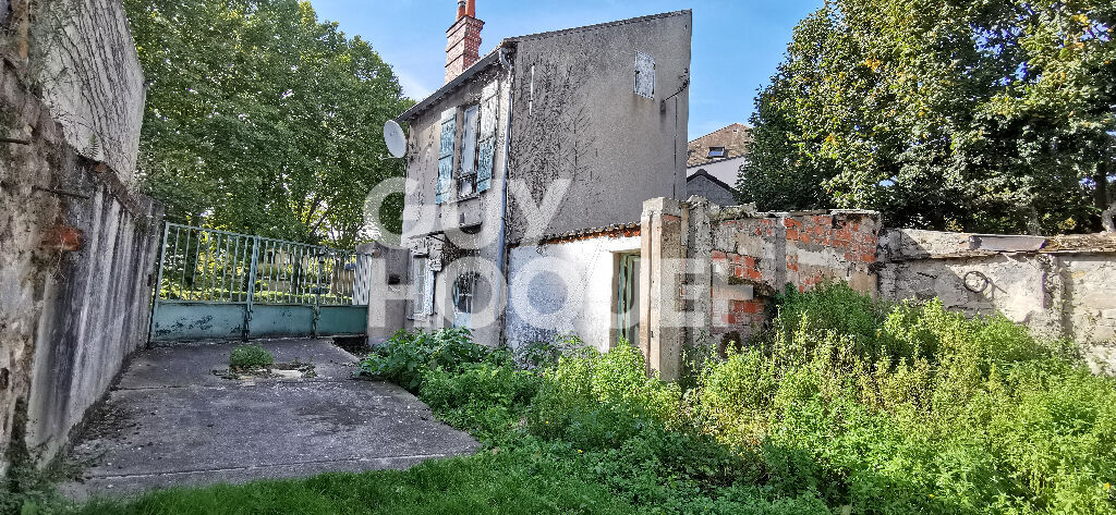 Maison à rénover avec terrain centre Nemours