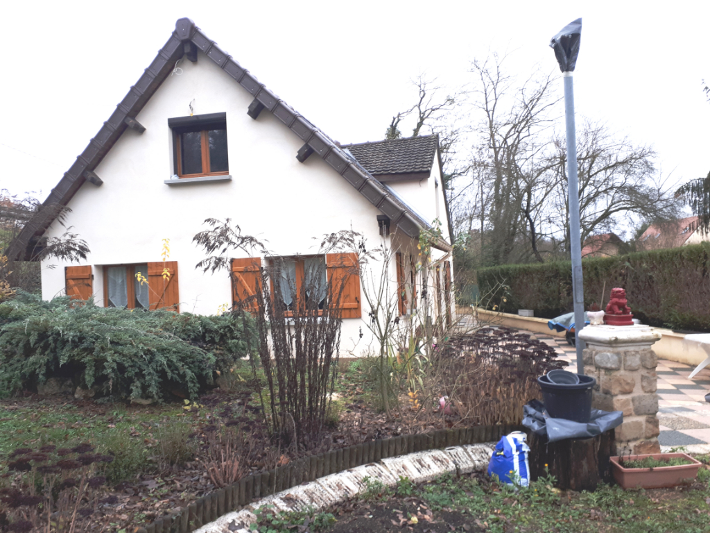 Maison d'une surface habitable de 92 m² à vendre à LAVAL EN BRIE (77148).