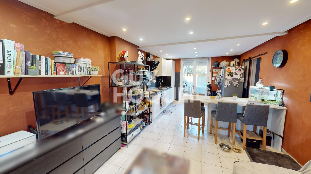 APPARTEMENT F2 LA VILLE DU BOIS -  A VOIR RAPIDEMENT