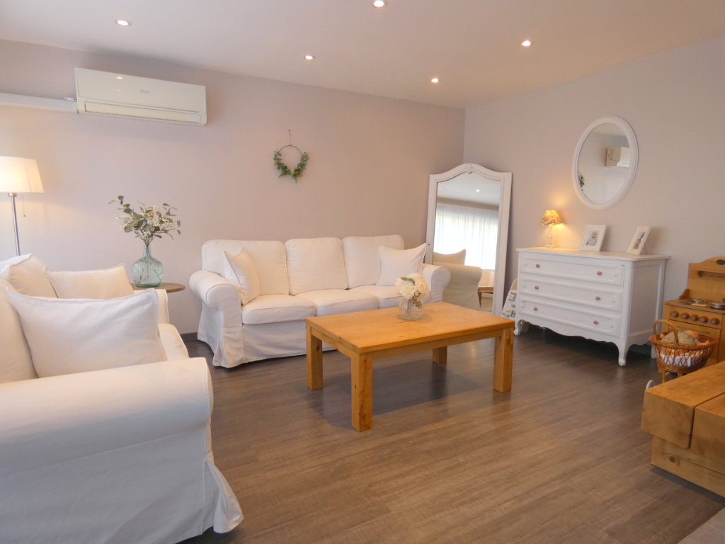 AIGUES-MORTES BELLES PRESTATIONS