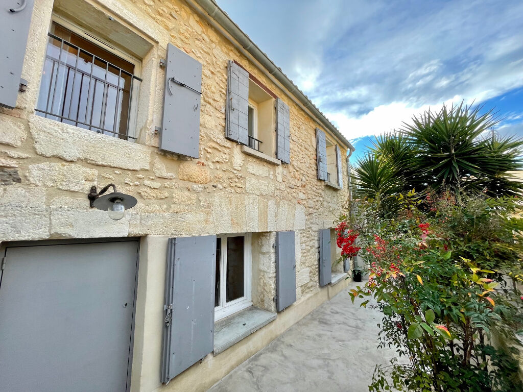 MAUGUIO : Maison F3 (70 m²) à louer beaucoup de charme MEUBLEE