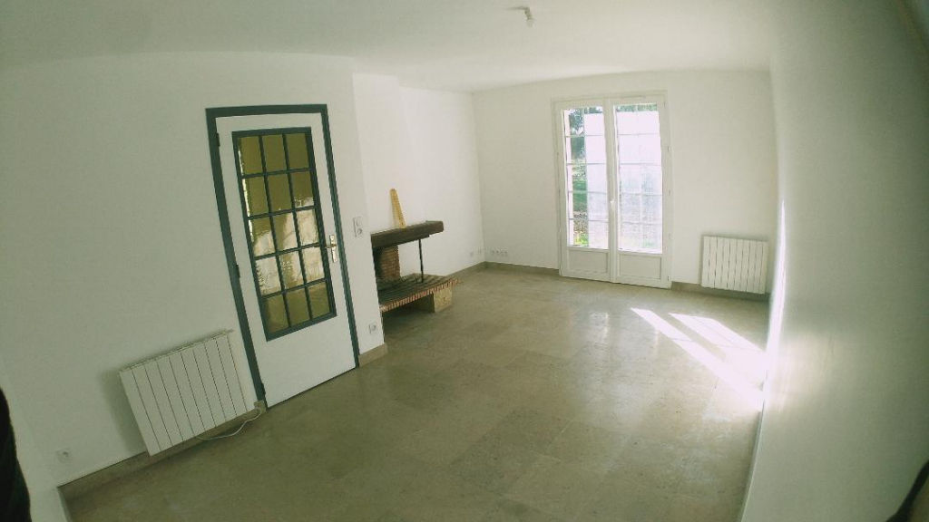 Maison de 65m2 environ située sur la commune d'Episy avec près de 400 m2 de terrain