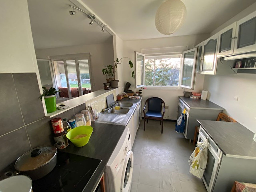 Appartement d'environ 85 m2 situé à Saint Mammes disposant de 3 chambres