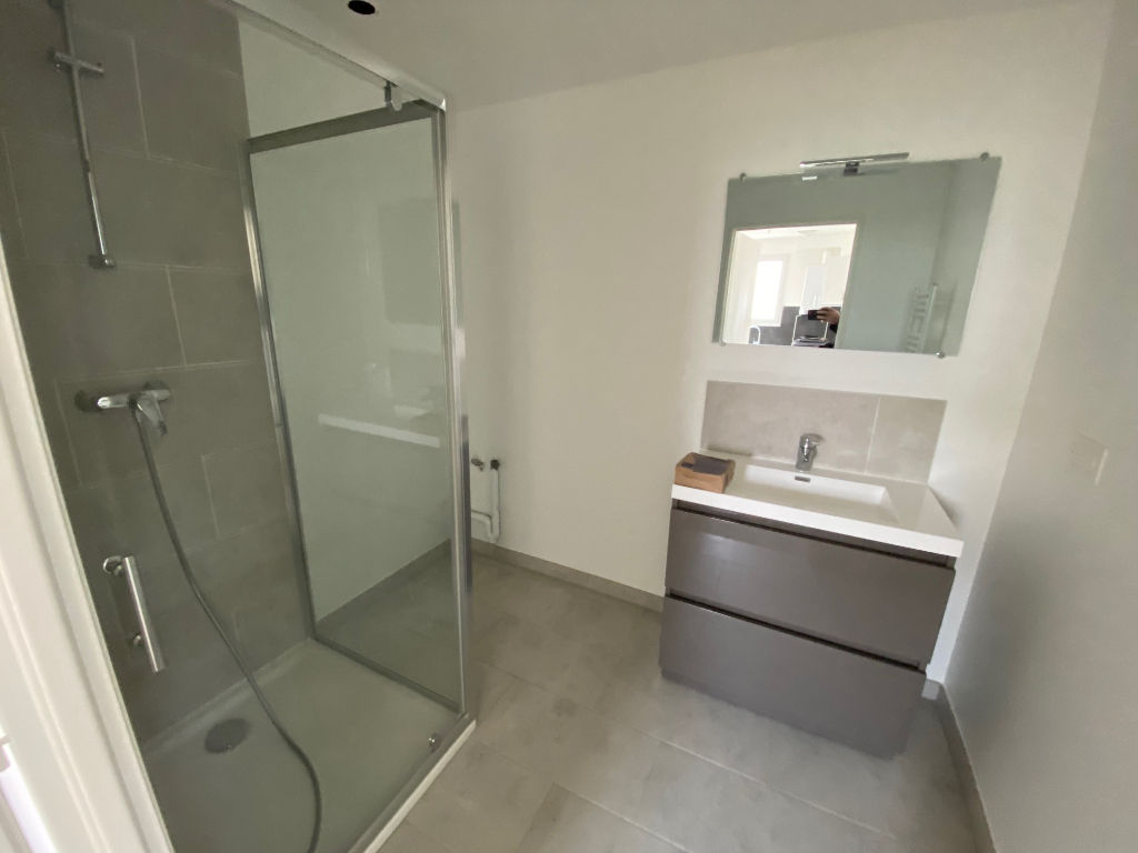 Exclusivité GUY HOQUET  DE MORET : Bel appartement de 58 m2 au 2nd Etage d'un immeuble construit en 2021
