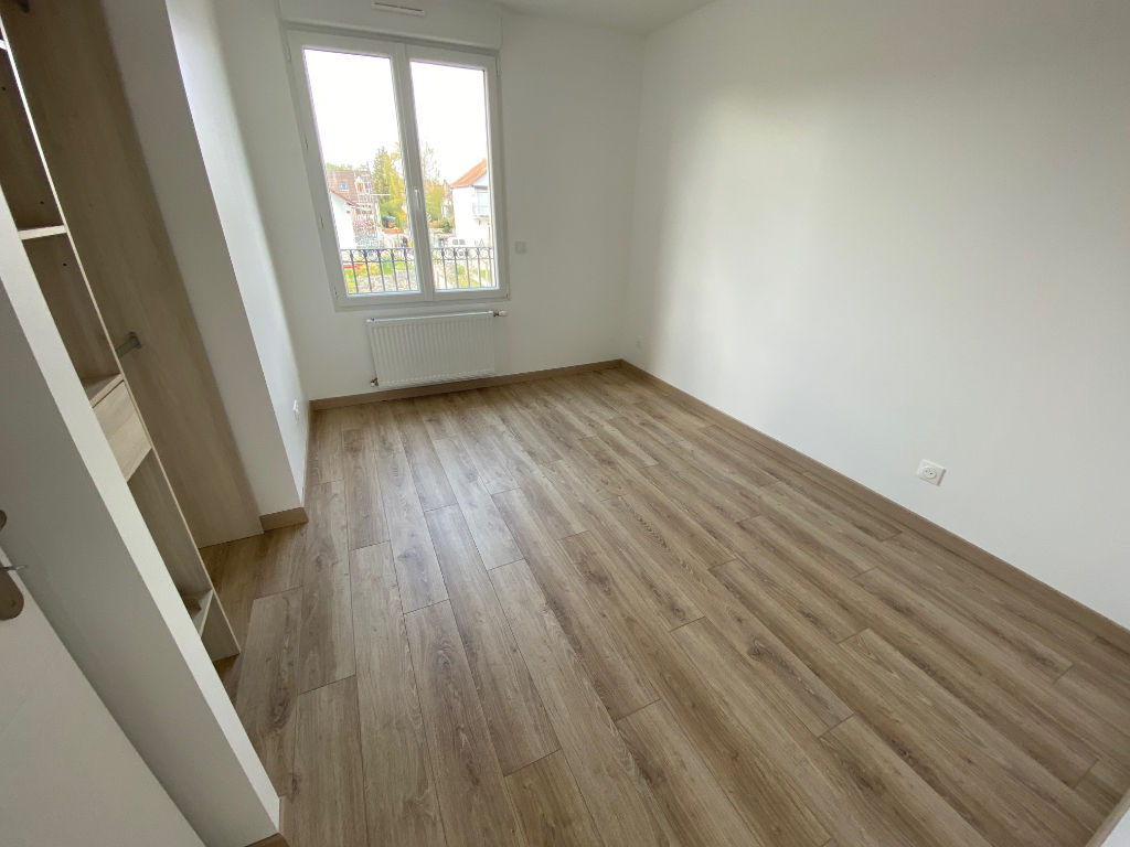 Exclusivité GUY HOQUET  DE MORET : Bel appartement de 58 m2 au 2nd Etage d'un immeuble construit en 2021