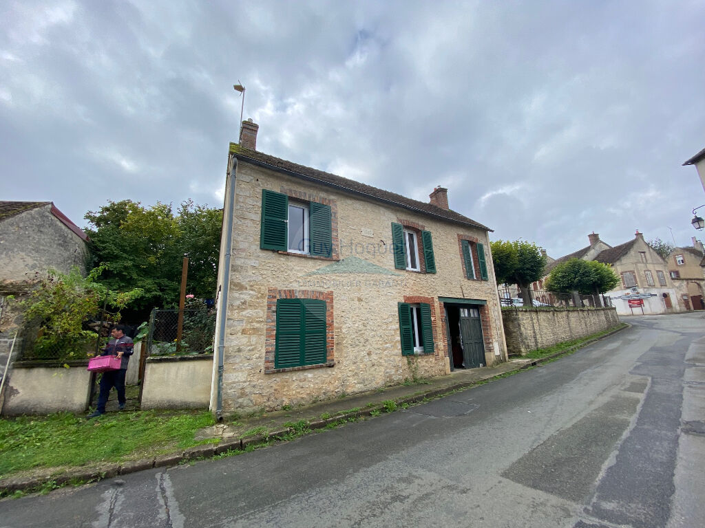 Maison située dans la commune de Villemarechal  avec 3 pièces de 90 m2