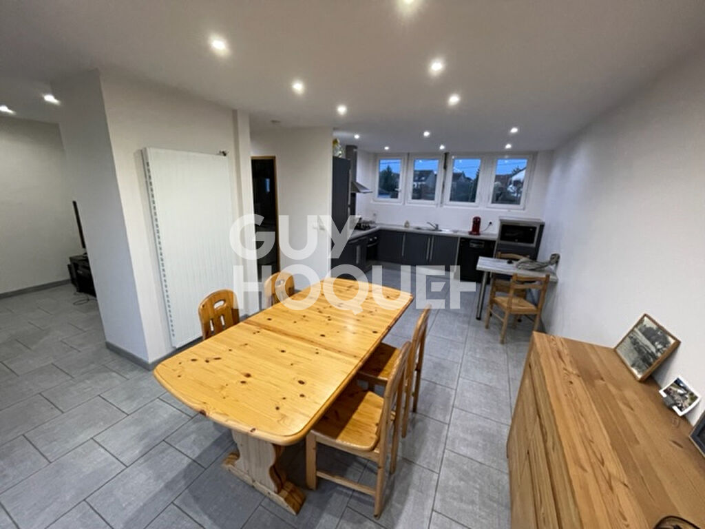 Exclusivité GUY HOQUET DE MORET : Appartement entièrement refait à neuf de 2 chambres (possible 3 chambres)