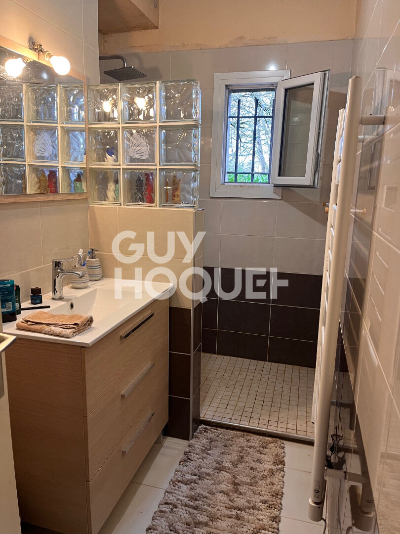 Maison individuelle de 169 m²  avec 4 chambres érigée sur un terrain de 2500m²