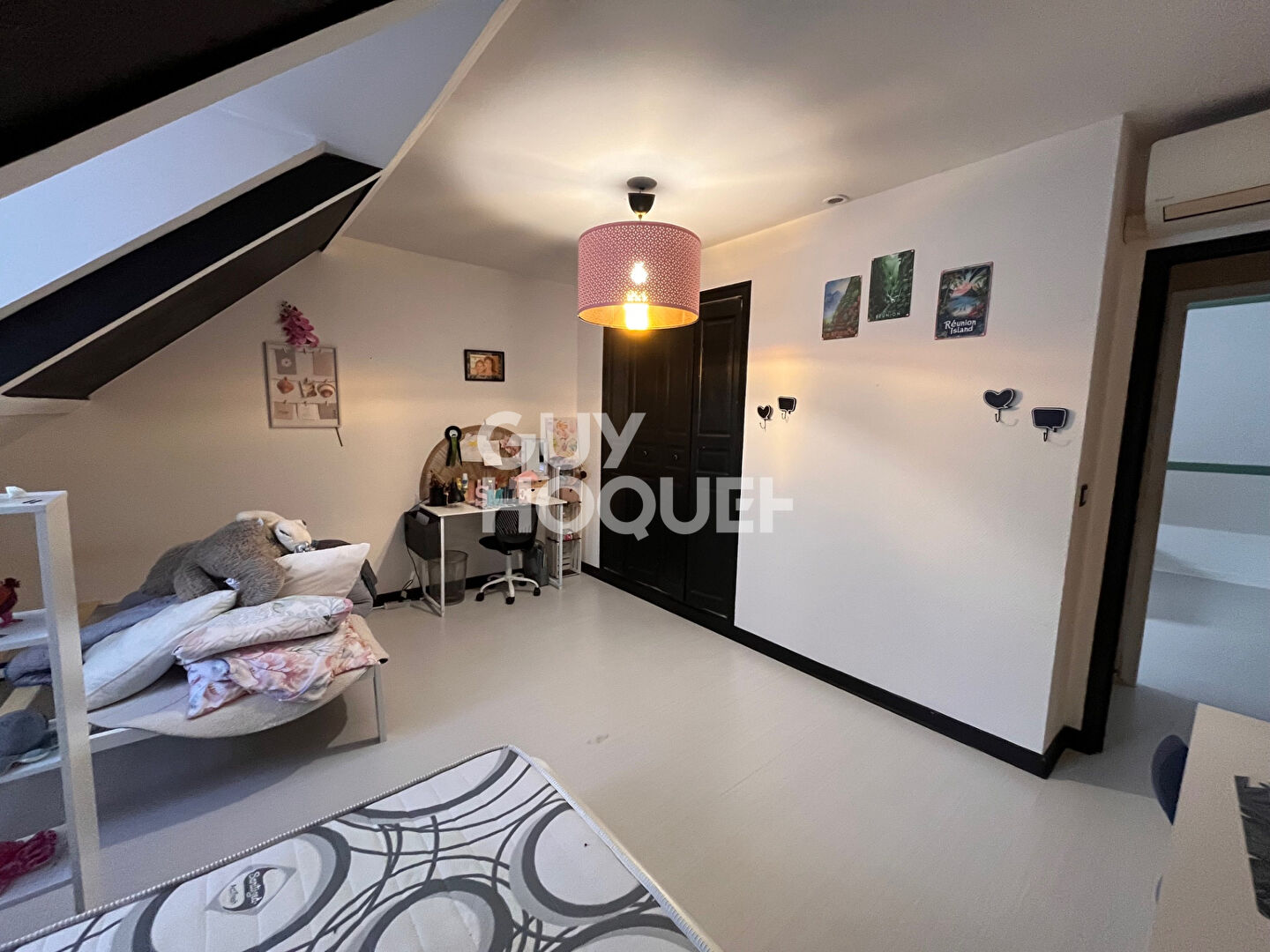Maison individuelle de 169 m²  avec 4 chambres érigée sur un terrain de 2500m²