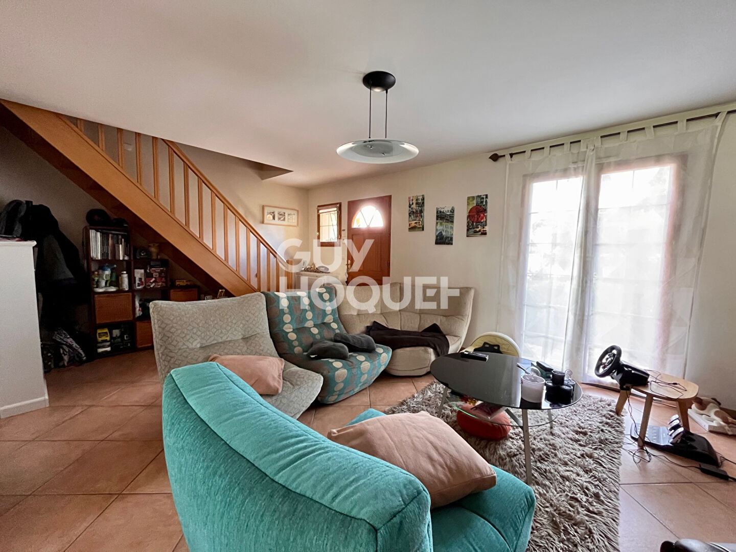 Maison des années 2000 de 143 m²  sur un terrain de 508m² avec quatre chambres.