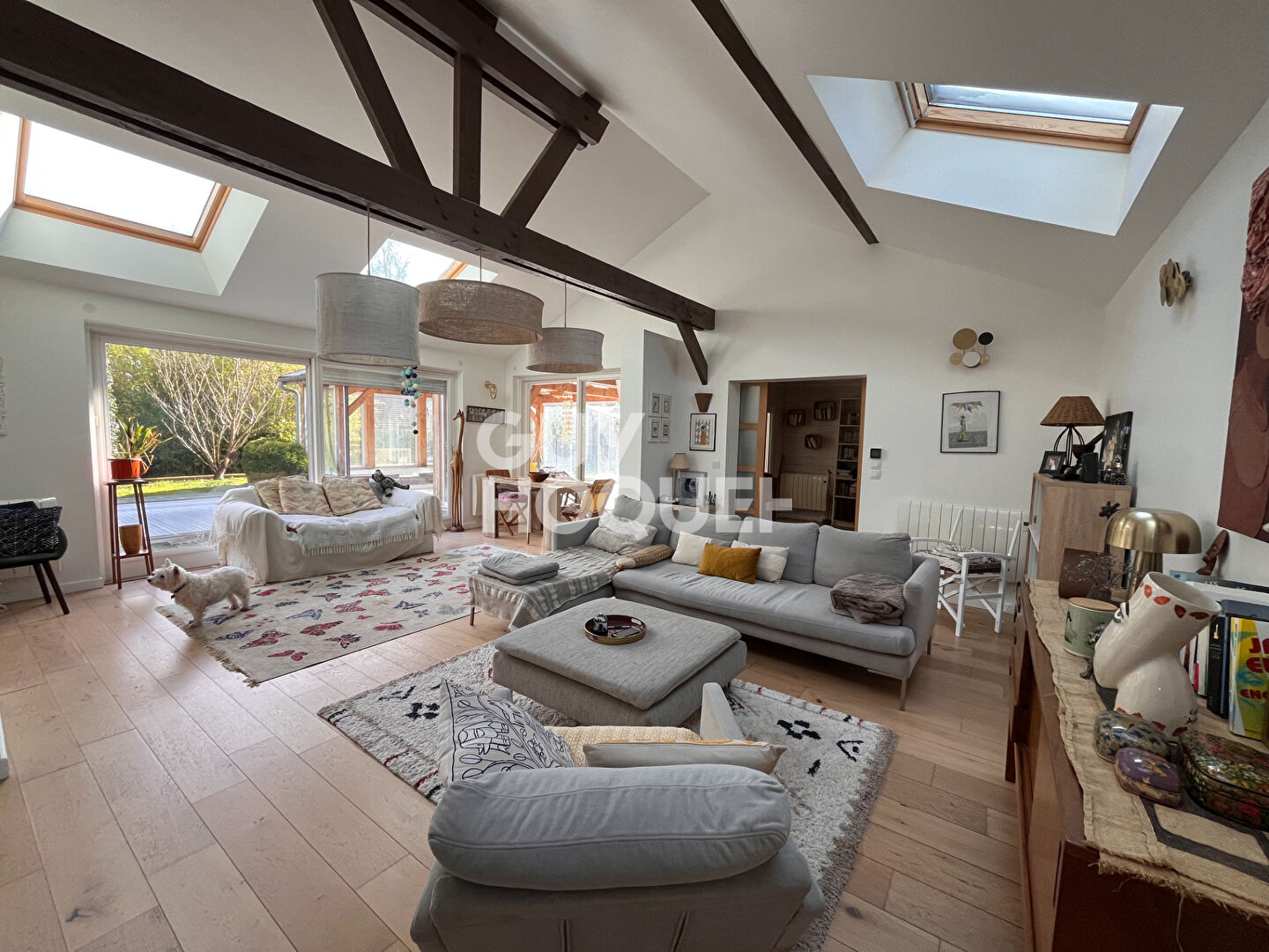 Maison  de plain-pied 5 pièce(s) 137,54 m2 avec piscine  et un chalet d'habitation de 37.92m² sur terrain de 1480m²