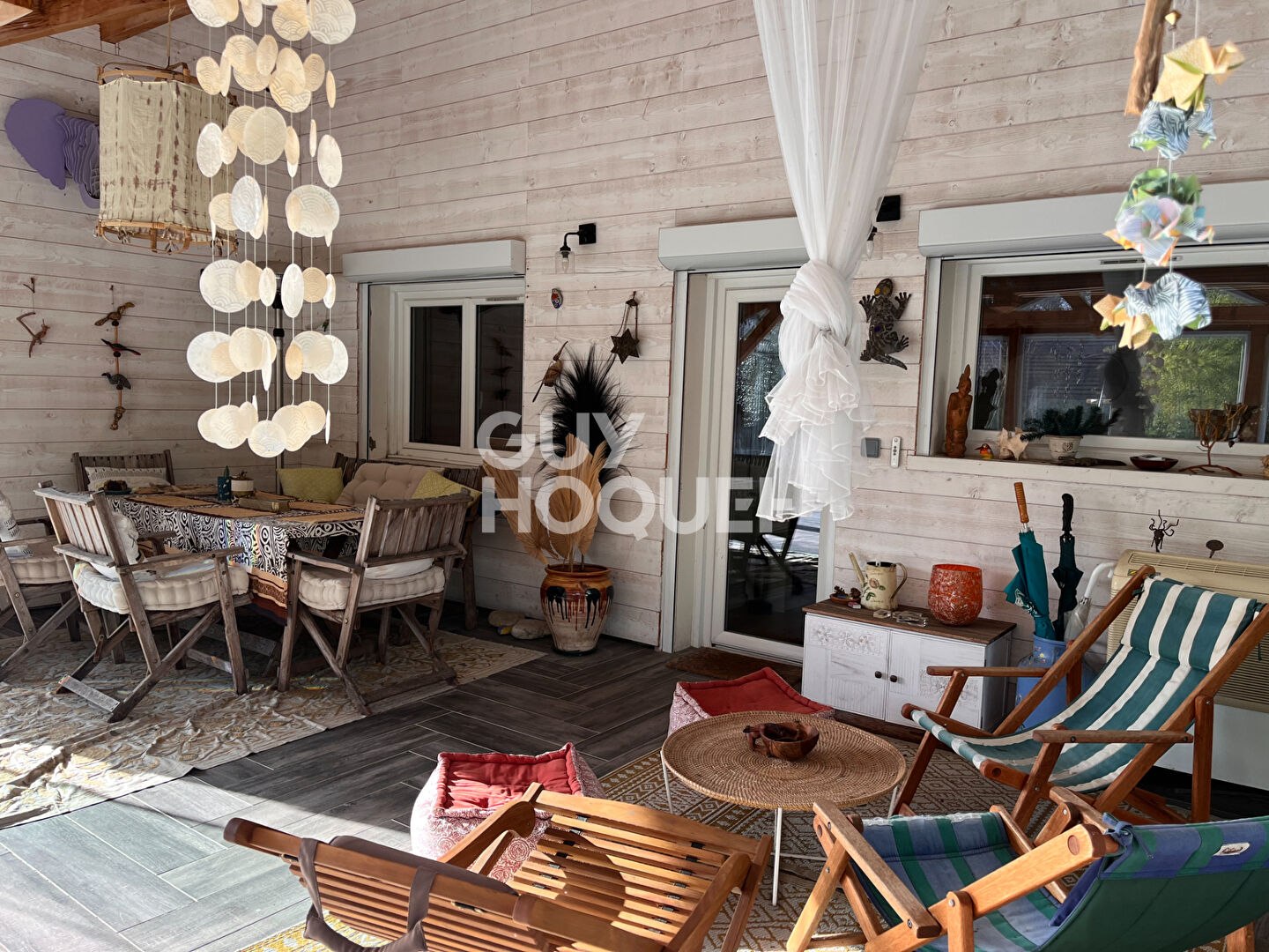 Maison  de plain-pied 5 pièce(s) 137,54 m2 avec piscine  et un chalet d'habitation de 37.92m² sur terrain de 1480m²