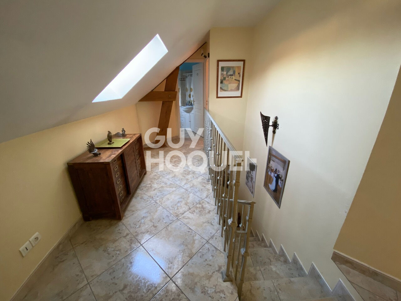 Maison atypique 8 pièces - VENEUX LES SABLONS